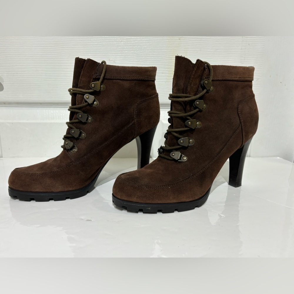 Ralph Lauren Lace up  Brown Suede Heeled Booties. size 9M - Picture 4 of 9